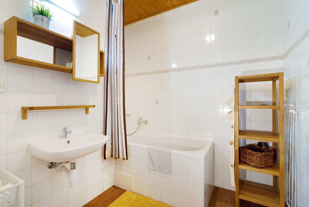 Monika Apartment *